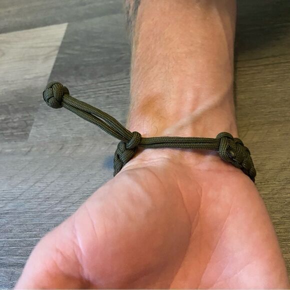 Cobra Paracord Bracelet NEW Unisex Olive Drab Green Adjustable Neutral - Picture 8 of 10